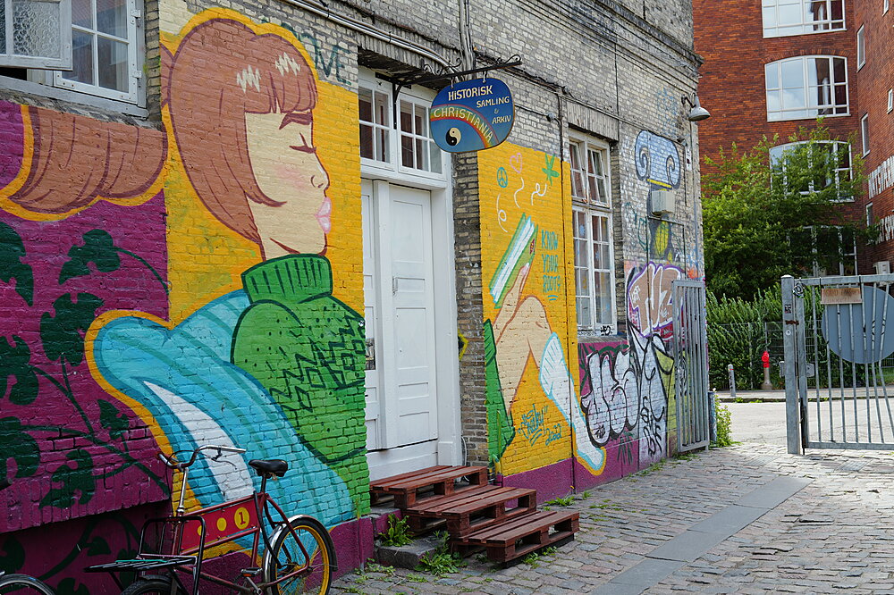 Vægmaleri ved arkivet