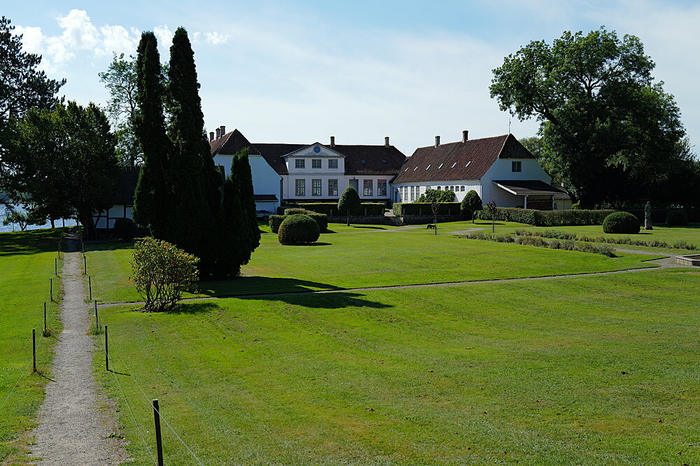 Gården set fra haven