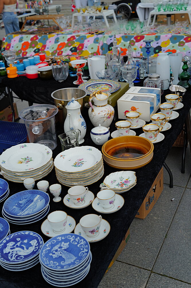 Fra dækketøjskabet