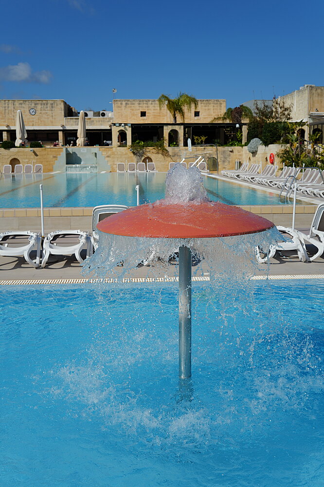 Springvand ved pool