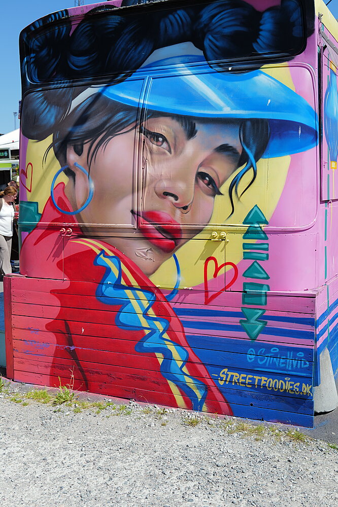 Maleri på gammel bus